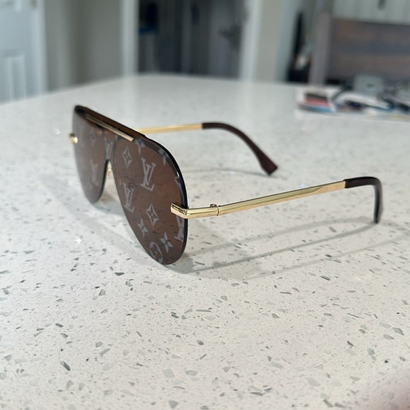 Sunglasses - Picture 3 of 3